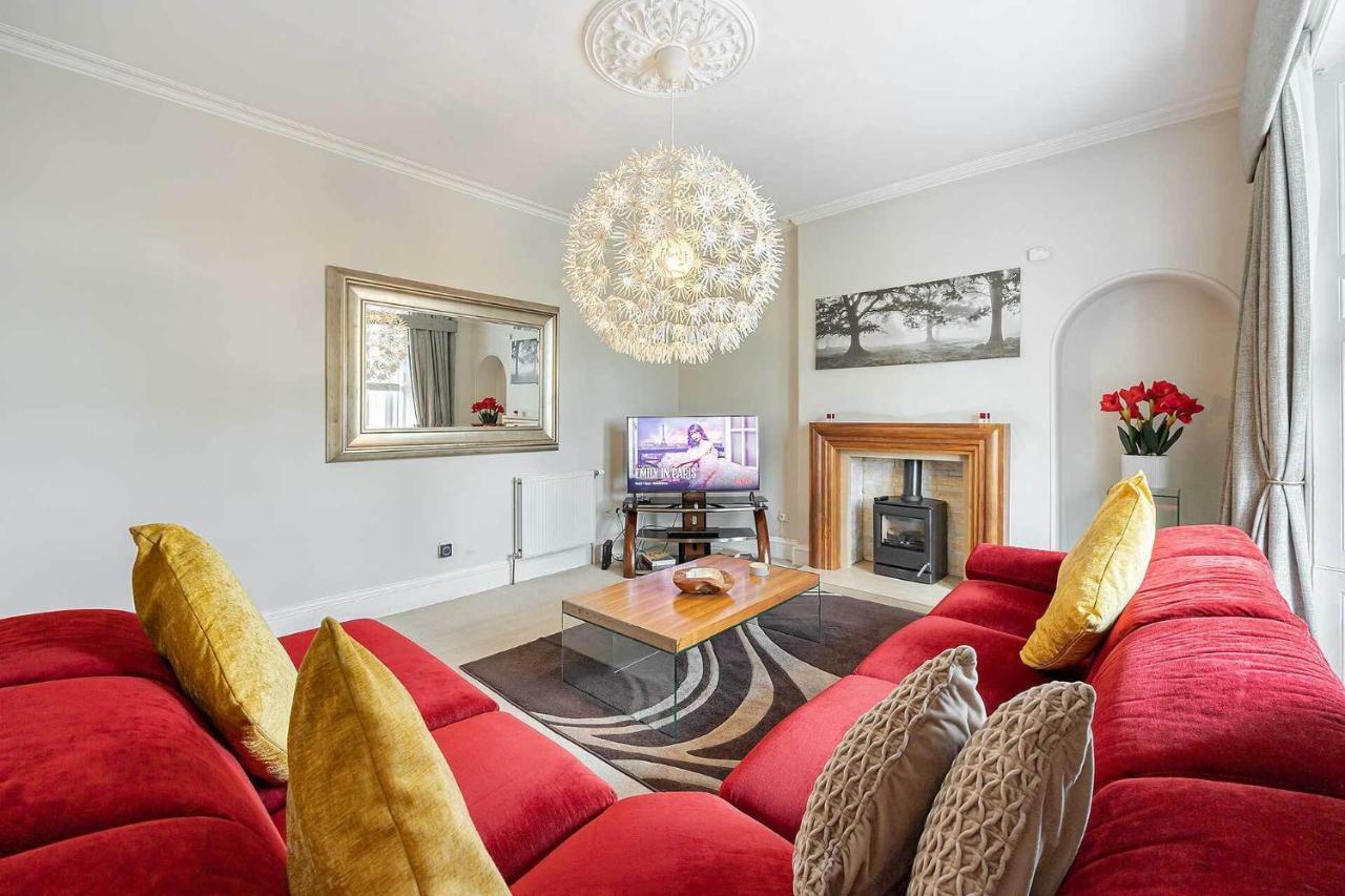 Carmel Apartments Φάλκιρκ Δωμάτιο φωτογραφία
