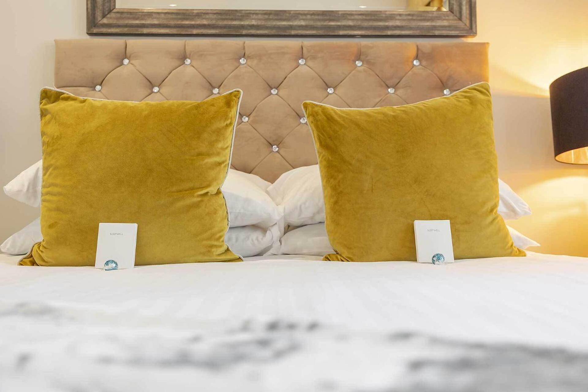 Carmel Apartments Φάλκιρκ Δωμάτιο φωτογραφία