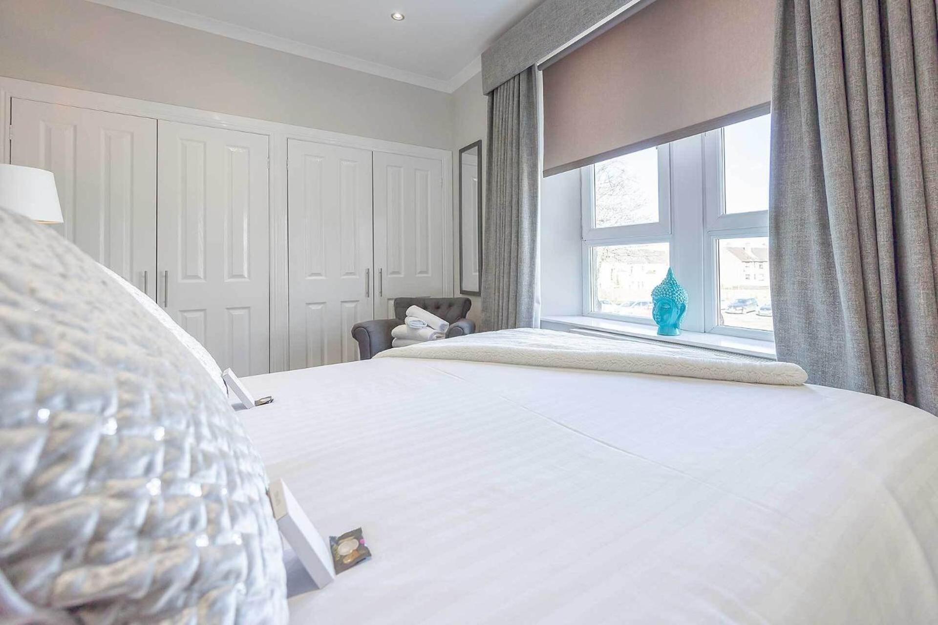Carmel Apartments Φάλκιρκ Δωμάτιο φωτογραφία