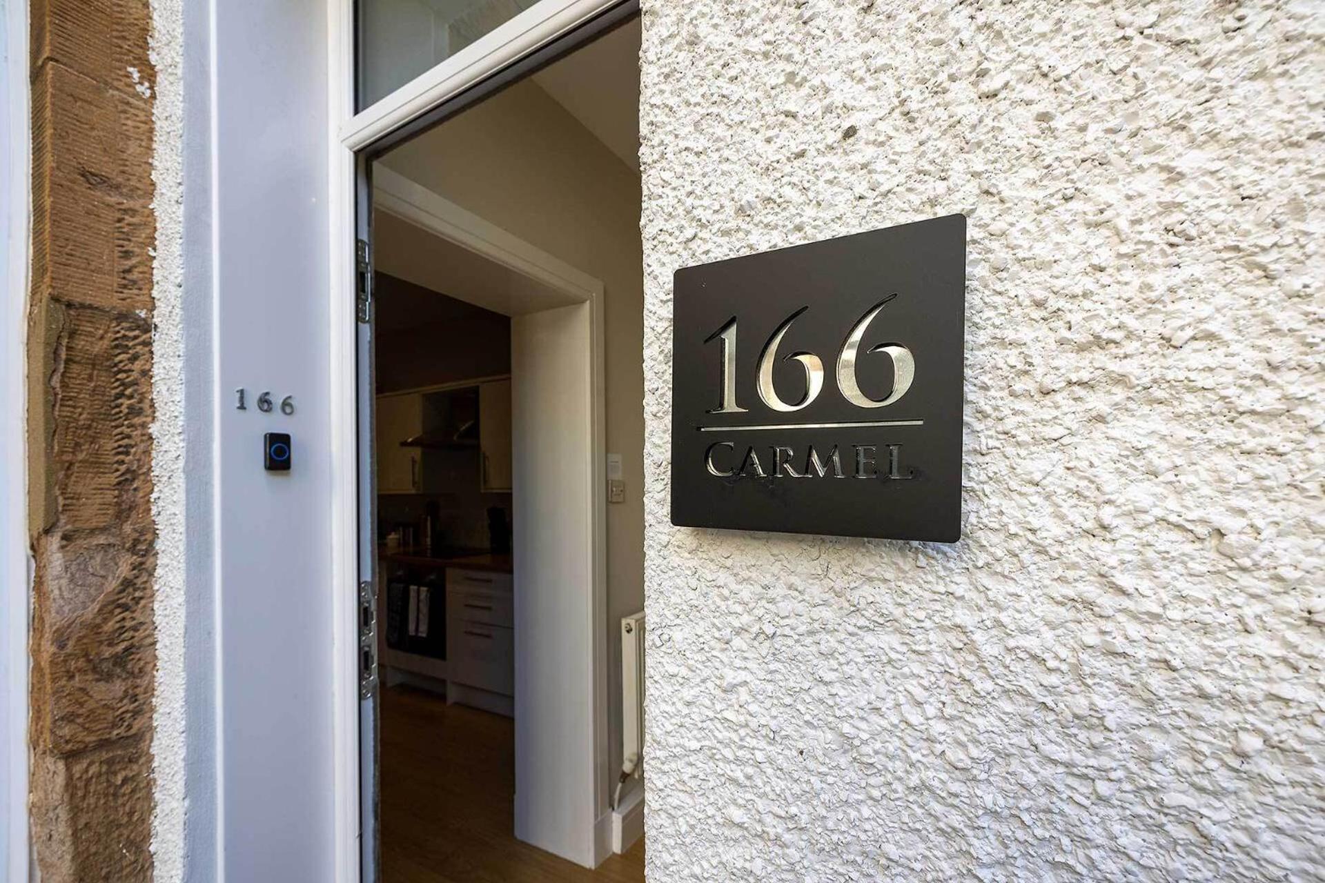 Carmel Apartments Φάλκιρκ Δωμάτιο φωτογραφία