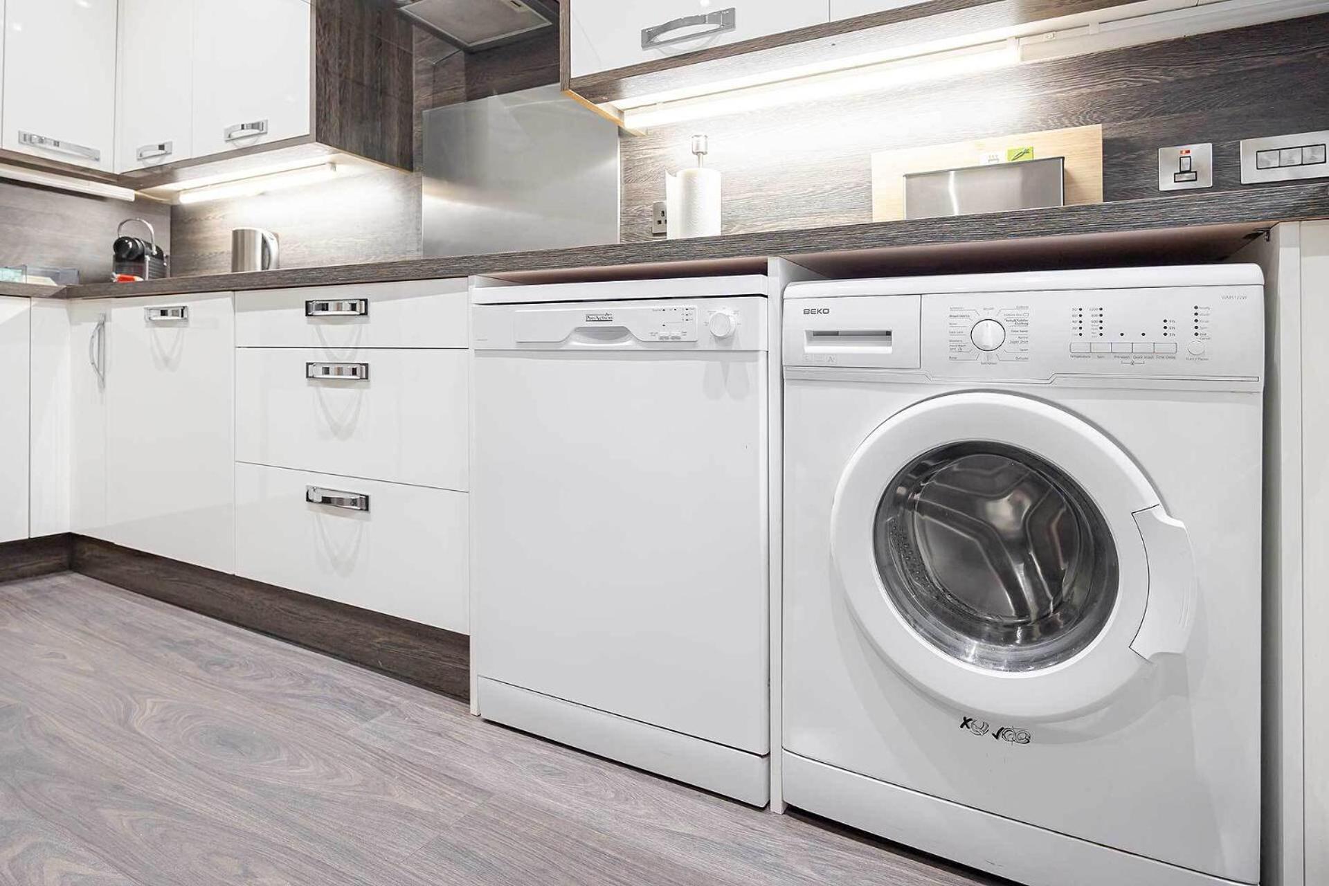 Carmel Apartments Φάλκιρκ Δωμάτιο φωτογραφία
